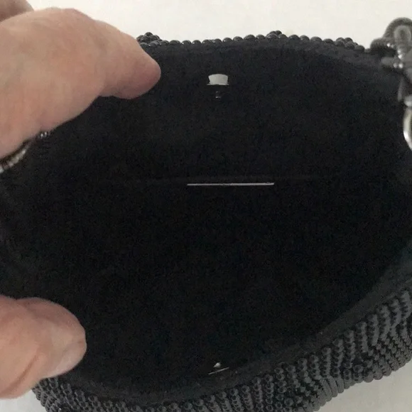- WHITING & DAVIS BLACK METAL BEAD BAG - Picture 5 of 12
